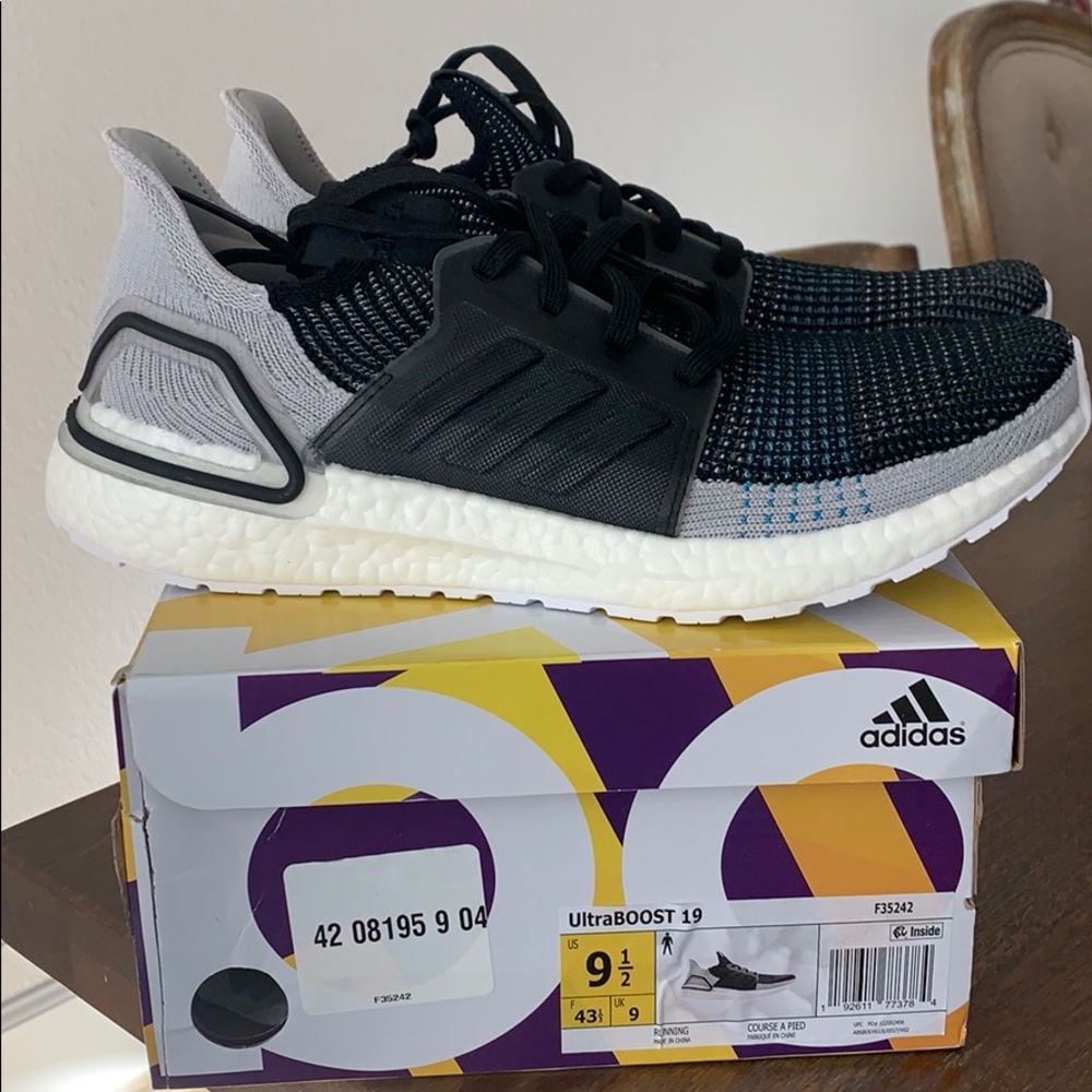Adidas Ultraboost Men’s 9.5 Black Blue Grey